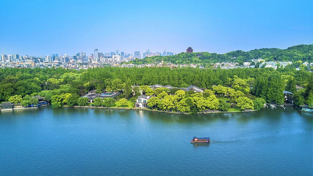 杭州西湖柳莺里酒店 | 2天1晚身隐西湖中，心栖柳莺里！享双人行政楼下午茶等礼遇，赠雷峰塔景区门票，有效期至年底！