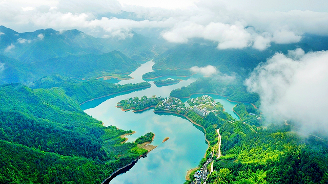 黄山德懋堂度假村 | 2间夜起订，周末中秋元旦不涨价！隐于山水间，承包徽州秋冬美景，多样亲子活动享神仙假期