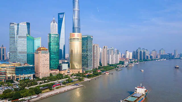 上海浦东香格里拉大酒店 | 180°坐拥外滩万国建筑群，周末中秋不涨价，住豪华外滩全景房，享行政礼遇
