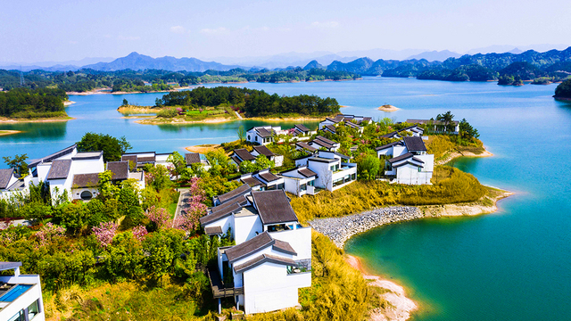 千岛湖安麓酒店 | 清明五一端午抢先订！隐世仙居解锁顶奢假期，享80㎡湖景套房，吃喝玩乐旅拍一价含，还赠鱼头汤、Spa代金券！