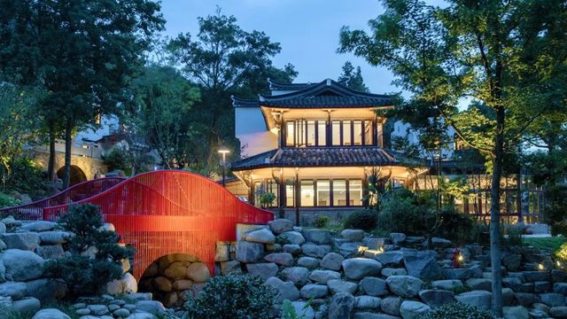 大乐之野·南洞(舟山定海店) | 入住有效期至5月底，携娃带宠12岁以下免费！在青森环绕的五彩村落，探仙踪林绿皮火车，享漫画里的美好假期！