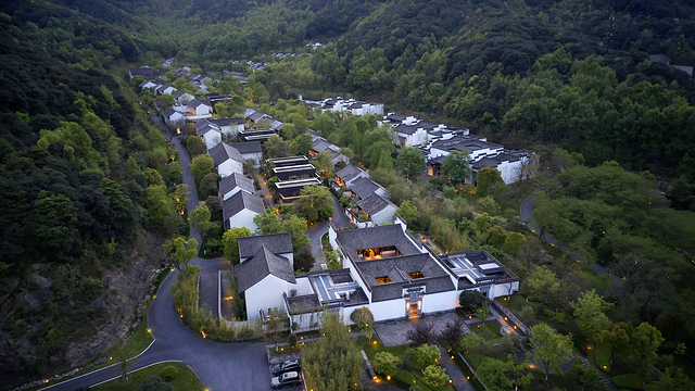 绍兴兰亭安麓酒店 | 3天2晚奢享160平超大客房，隐居9.2公顷避世山水间，五一端午抢先入，邂逅春夏季葱茏之美！