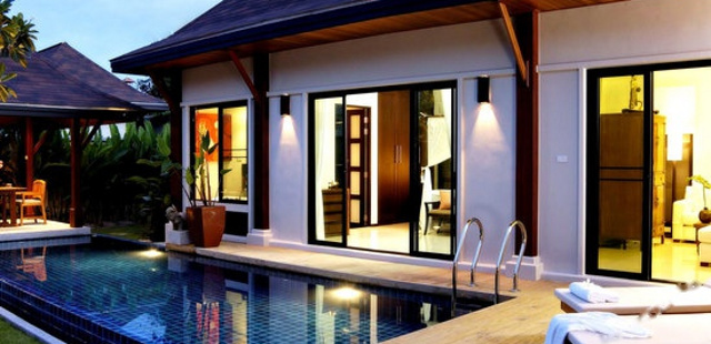 Two Villas Holiday Oriental Style Nai Harn Beach Phuket (普吉岛东方风格奈函海滩双别墅假日酒店)