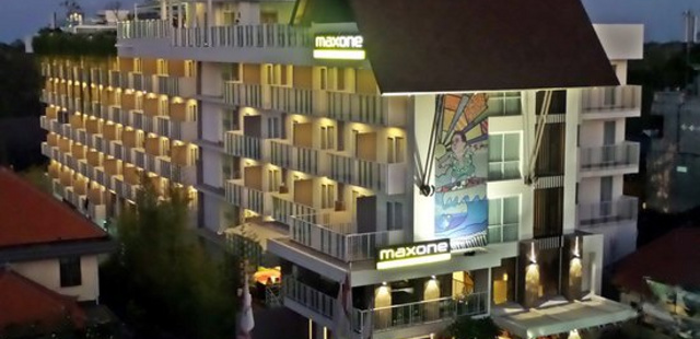 巴厘岛武吉金巴兰MaxOne酒店