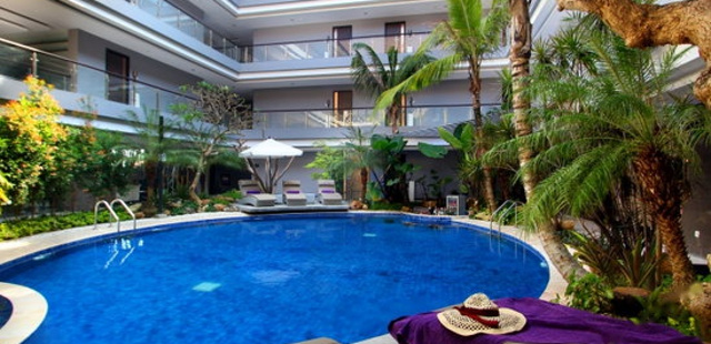 巴厘岛阿玛罗萨套房酒店
