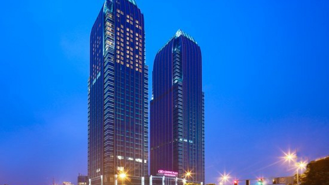 无锡太湖皇冠假日酒店 | 2天1晚赏花度假，住双子塔内高级房，近太湖鼋头渚，周末清明不加价！