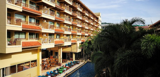 Baumanburi Hotel Phuket (普吉岛芭曼布丽酒店)