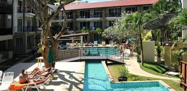Baan Karon Resort(班卡伦度假村)