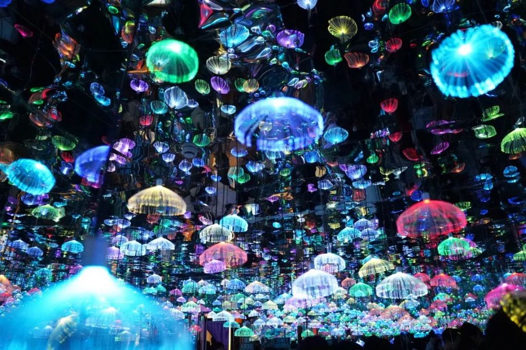 上海外滩星空艺术馆 | 49.9元单人畅享奇幻星空-沉浸式梦幻体验，19大主题带你领略神奇世界，带来与众不同的大片即视感！