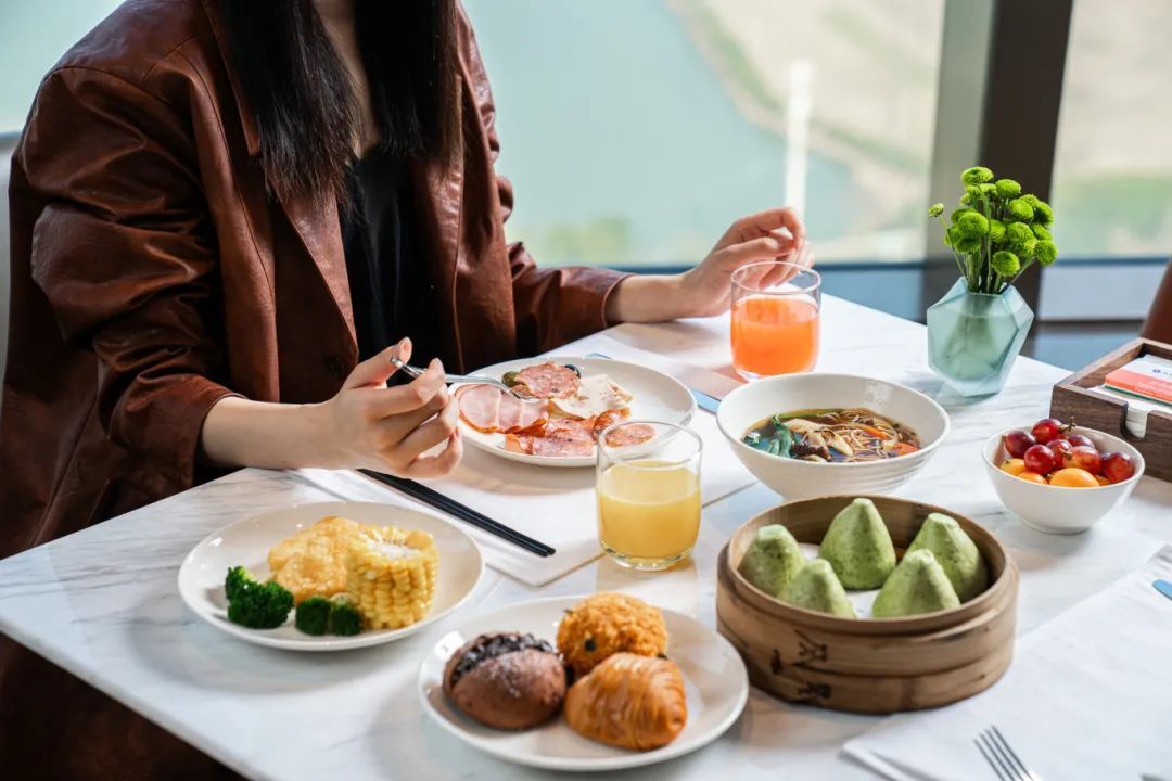 自助早餐.jpg