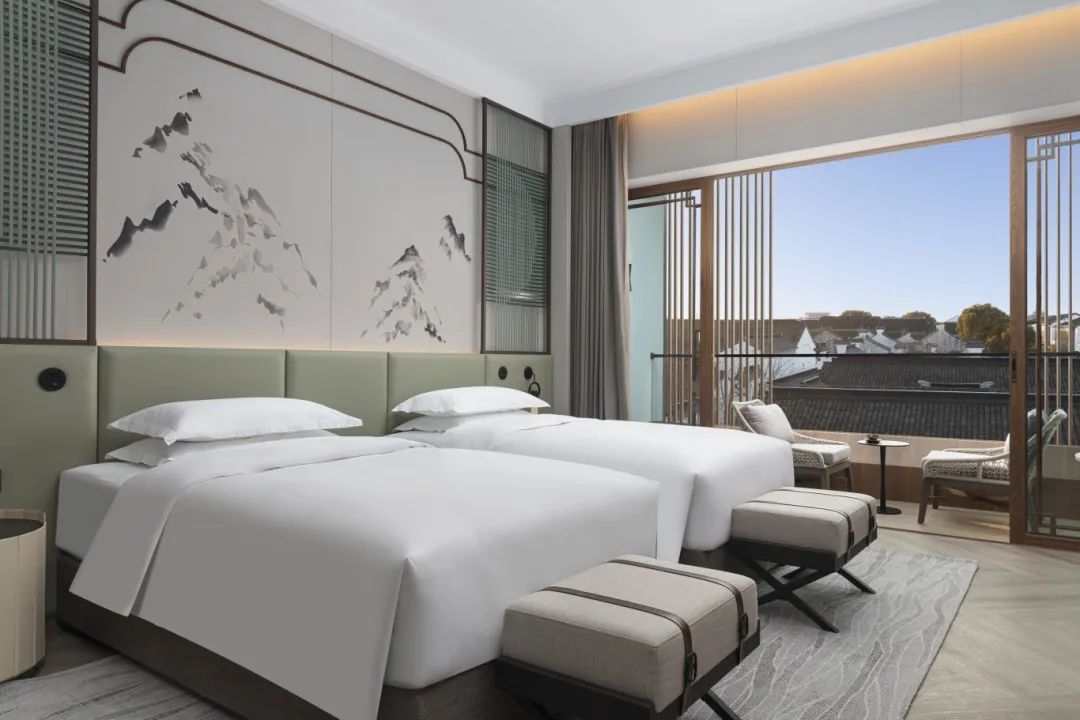 HB9X2-Guest Room-Mountain Pavilion Deluxe Room-Twin-Balcony View.jpg