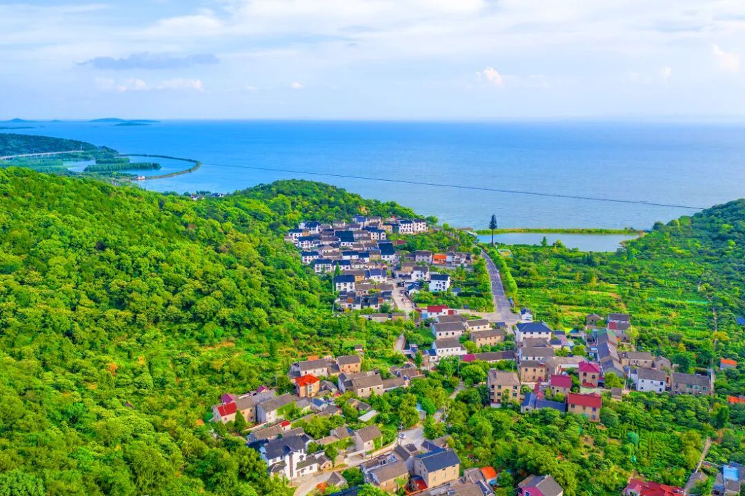 摄图网_501780938_苏州吴中太湖西山风景区（企业商用）.jpg