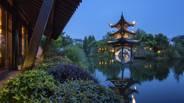 杭州西溪悦榕庄 | 入梦西溪，奢享一房一景130㎡别墅，一价含旅拍西溪门票吃玩游！