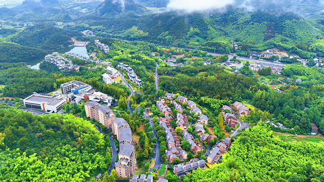 安吉五峰山运动村Hi5嗨悦酒店
