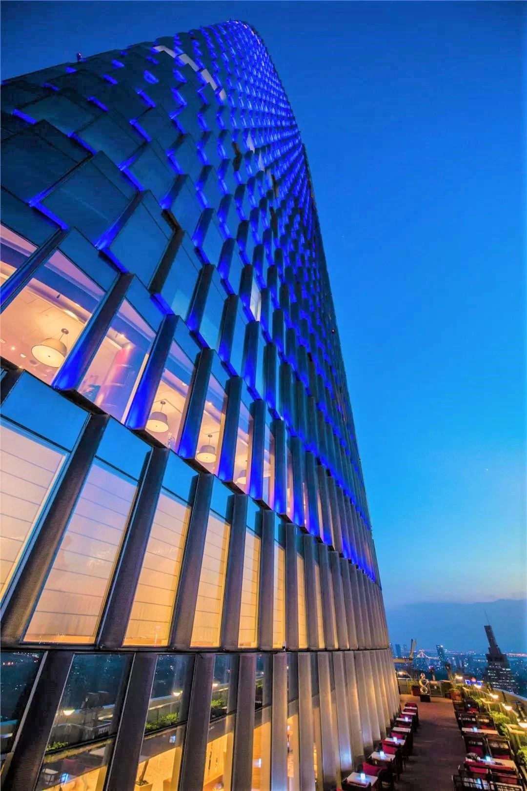 南京绿地洲际酒店3天2晚住宿1晚双人自助早餐酒店泳池健身房免费停车