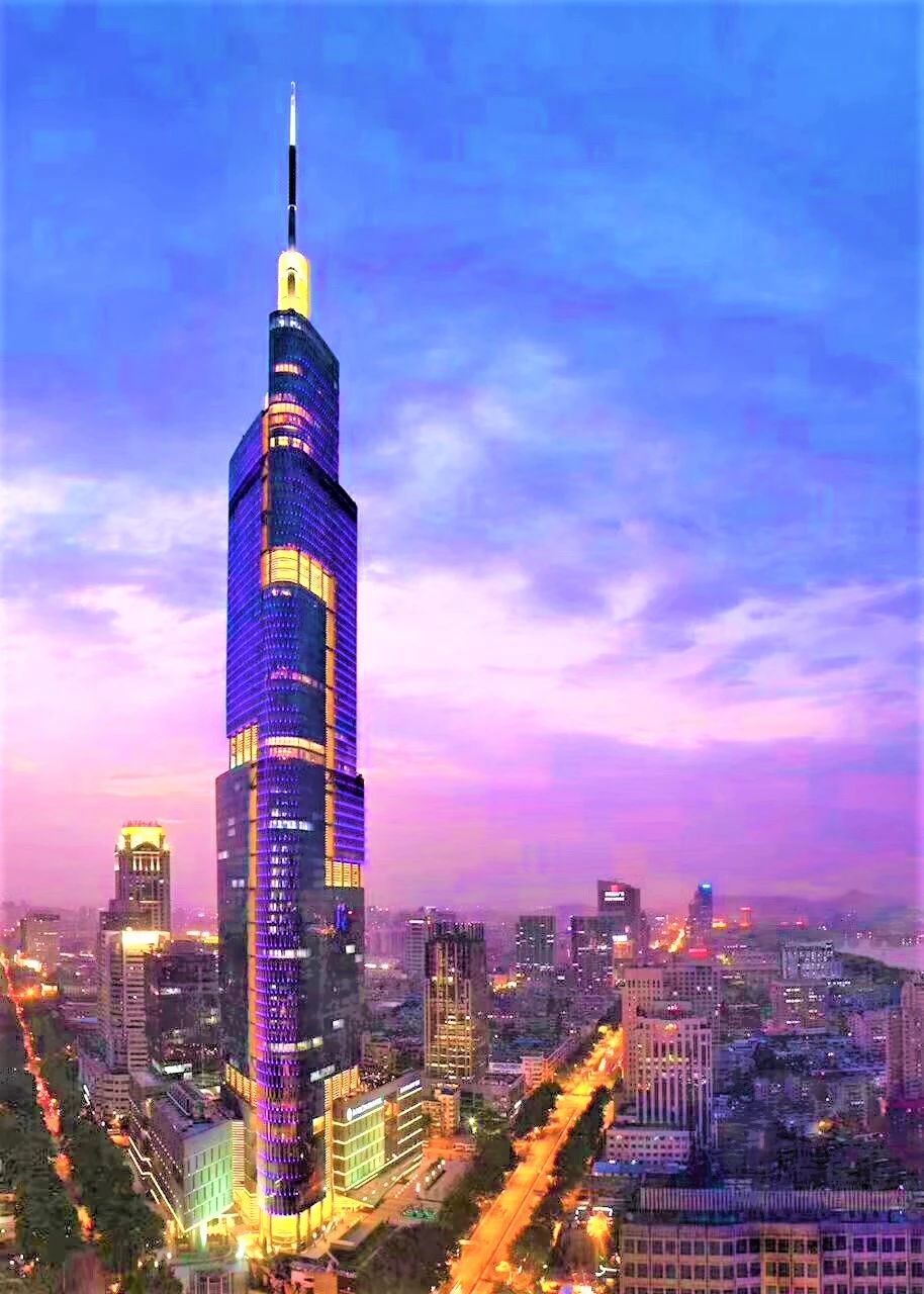南京绿地洲际酒店位于南京标志性建筑紫峰大厦内,450m之高成位南京"